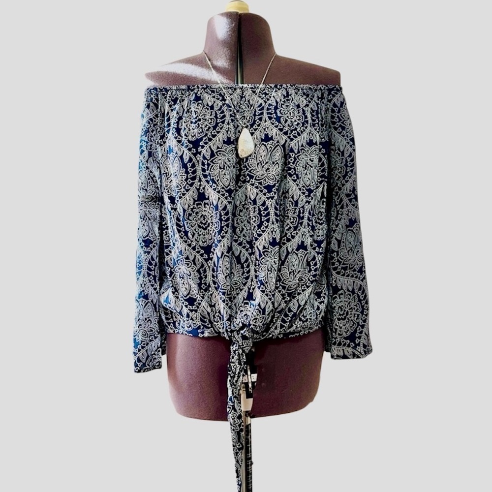 NWT Elan Blue & White Patterned Long Sleeve Tie Front Blouse Size S